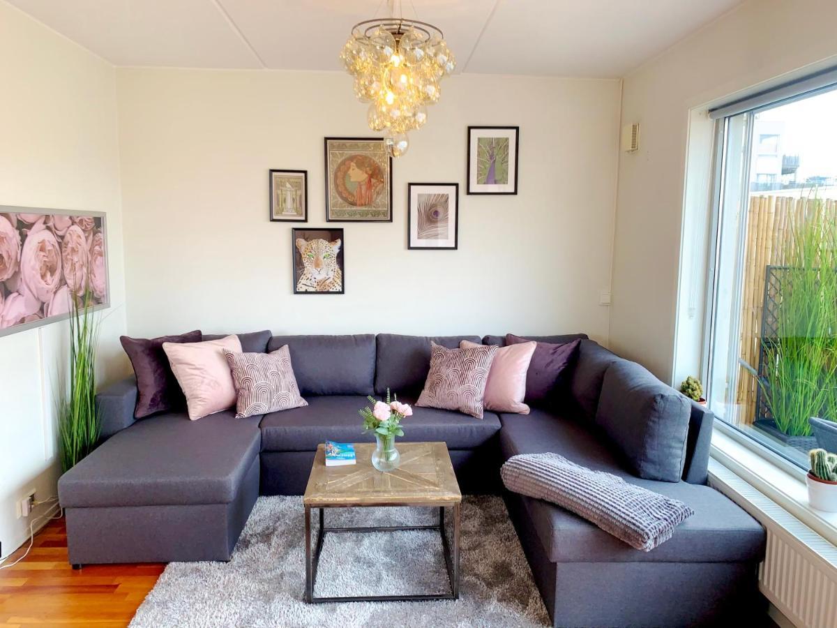Floor Center Flat With Free Parking *