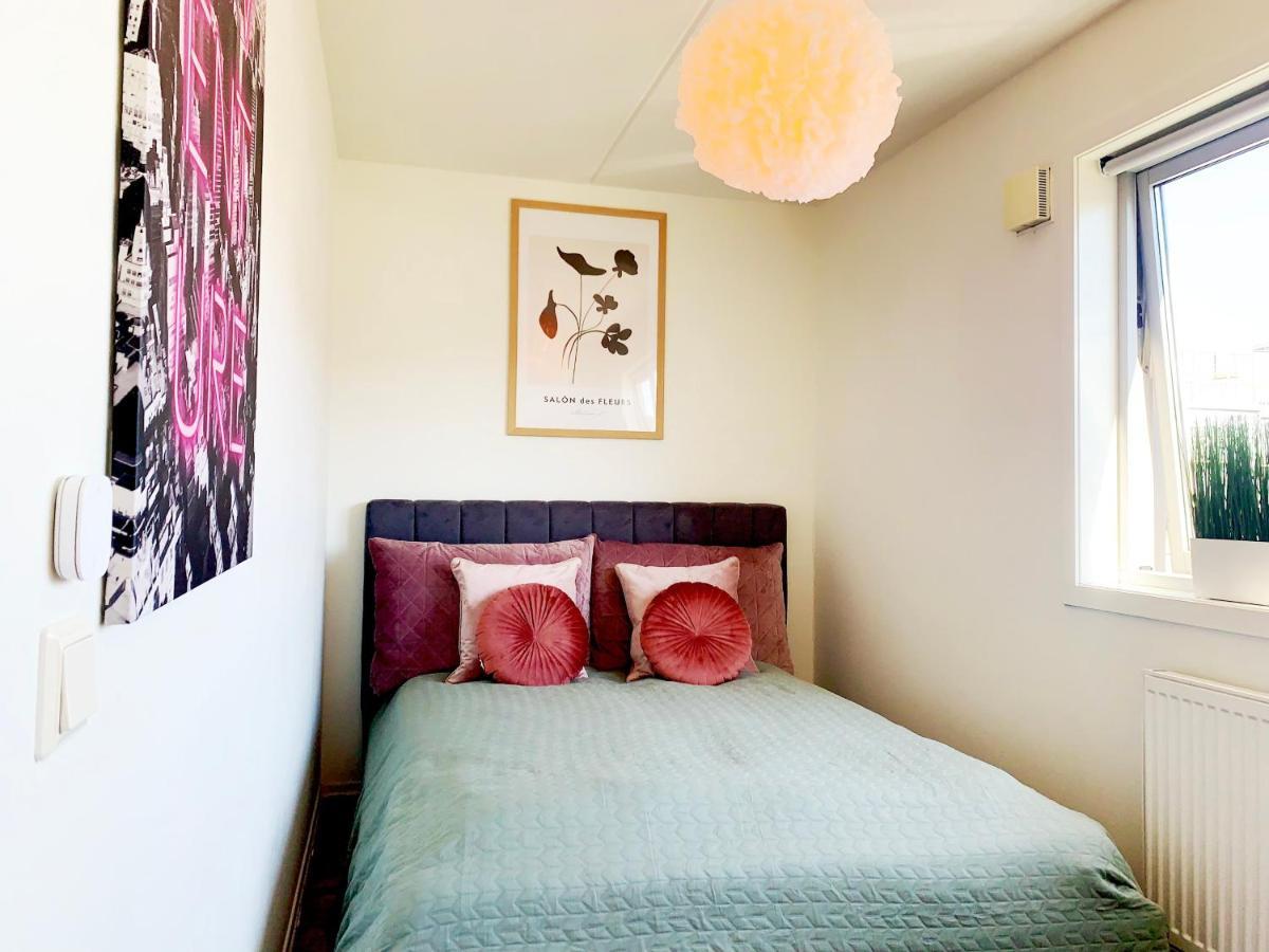 Floor Center Flat With Free Parking Apartment *