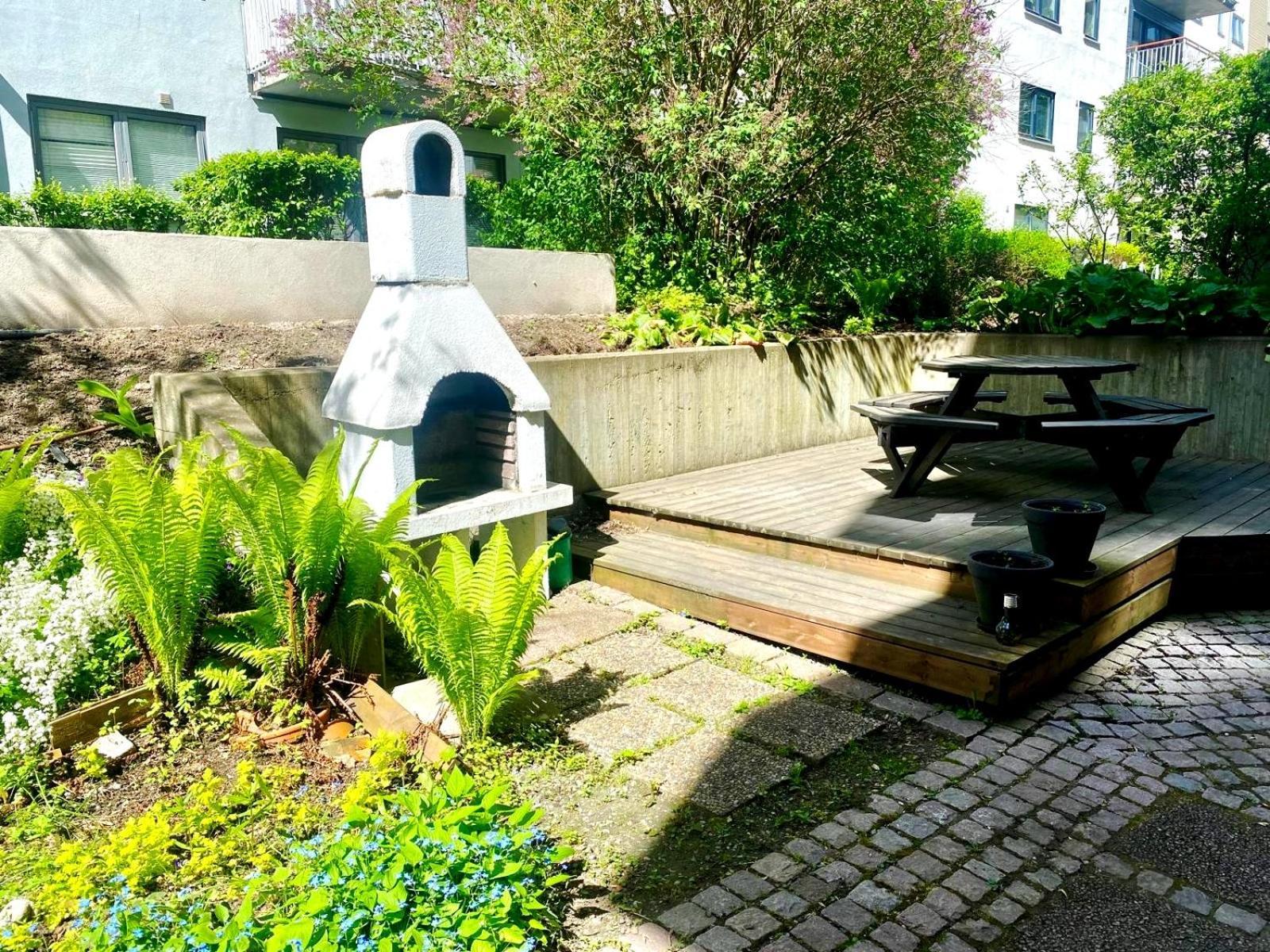 Floor Center Flat With Free Parking Apartment *