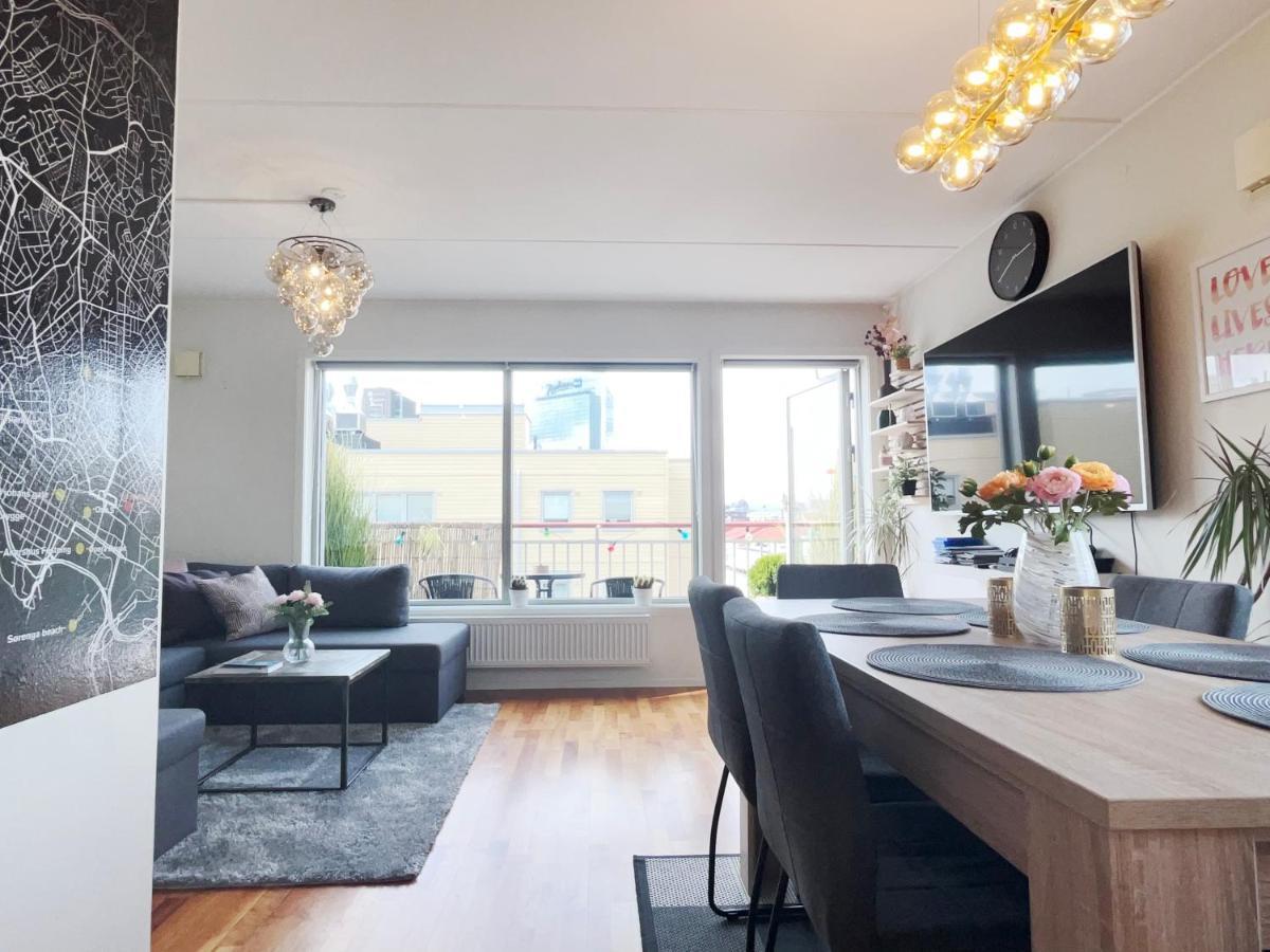 Floor Center Flat With Free Parking *
